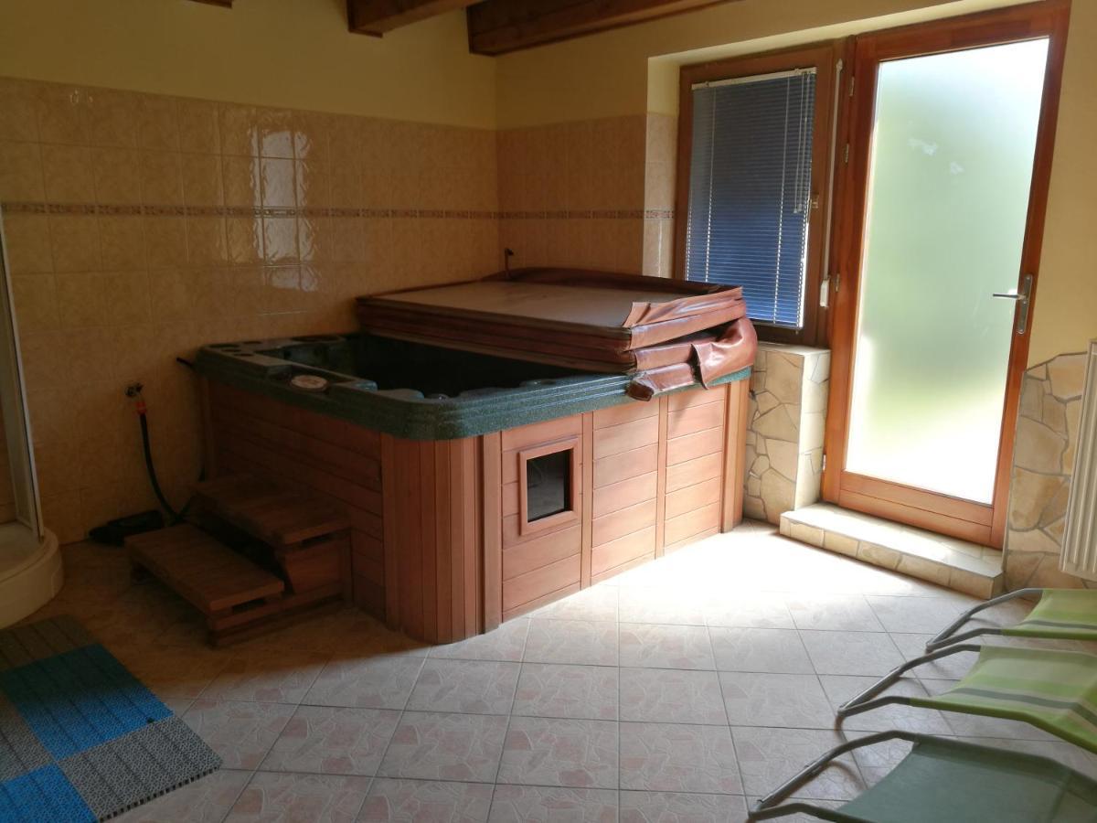 Gergely Vendeghaz Apartment Zirc Ngoại thất bức ảnh